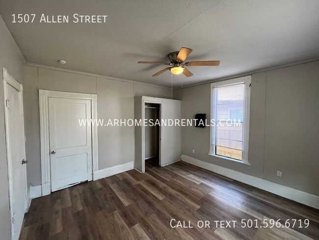 Building Photo - 1507 Allen St