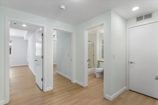 Building Photo - 2857 Regatta Dr