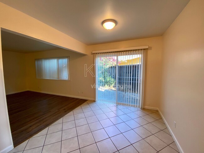 Building Photo - 7714 Brentwood Dr