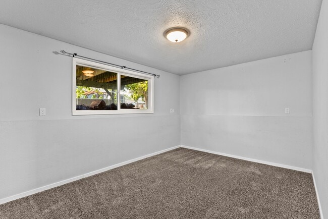 Building Photo - 2715 N Whipple Ct