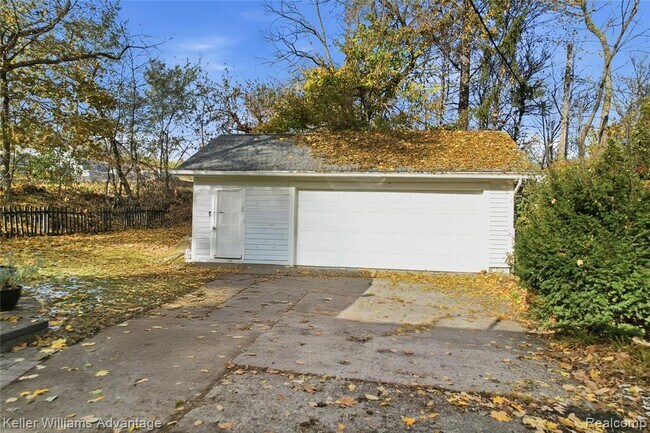 Building Photo - 101 Base Line Rd