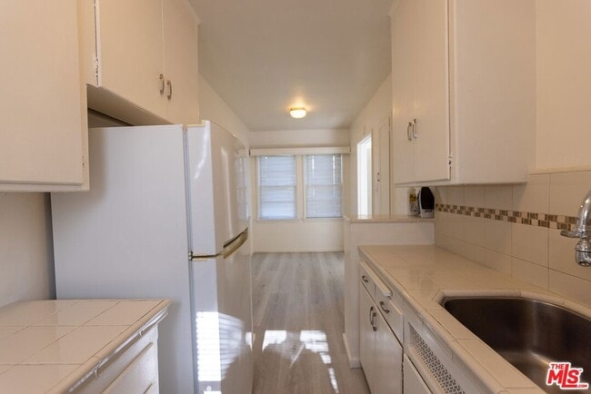 Building Photo - 1940 S Robertson Blvd