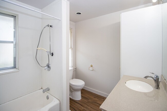 Building Photo - 3 Bed 2 Bath Home Fulton