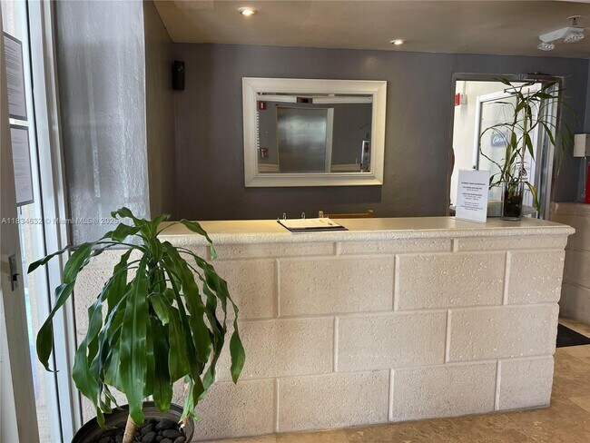 Building Photo - 7545 E Treasure Dr