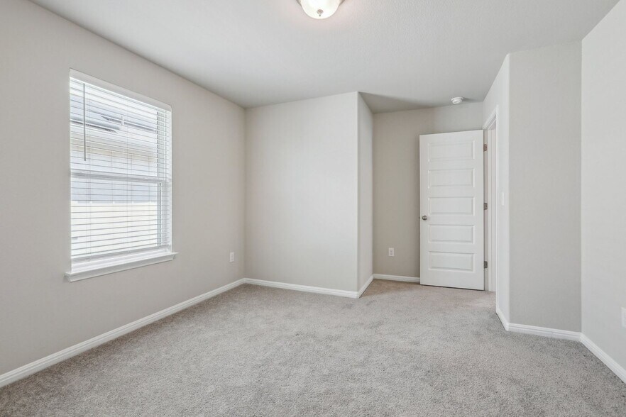 Building Photo - 10210 Ansel Dr