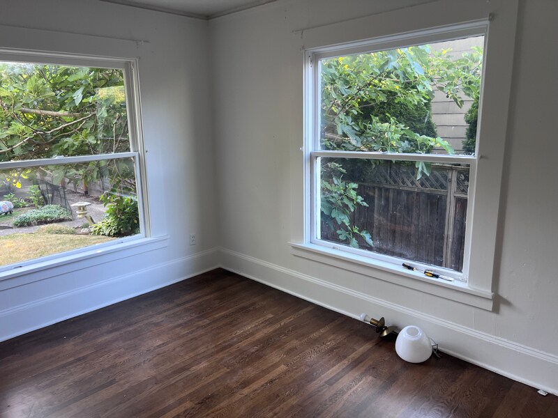 Building Photo - 315 NE 66th Ave