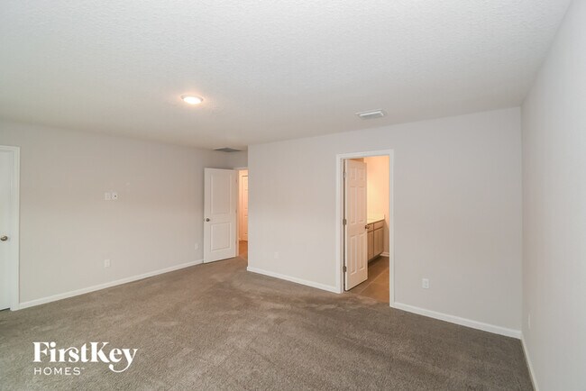 Building Photo - 529 Chandler Dr