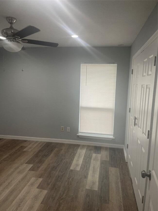 Building Photo - 10912 Gulf Fwy