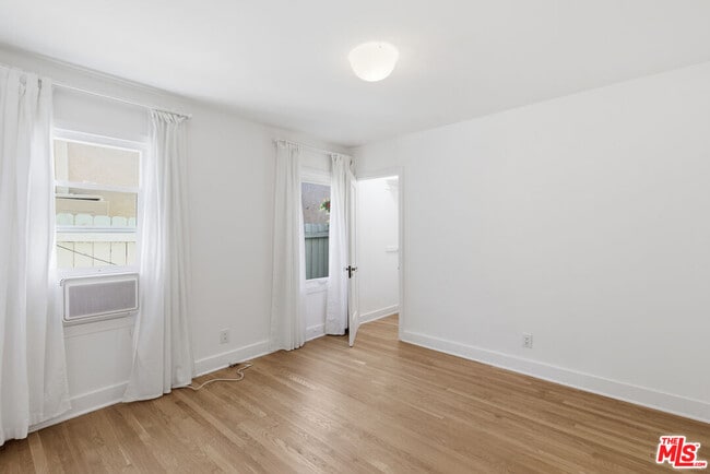 Building Photo - 6743 Arlington Ave