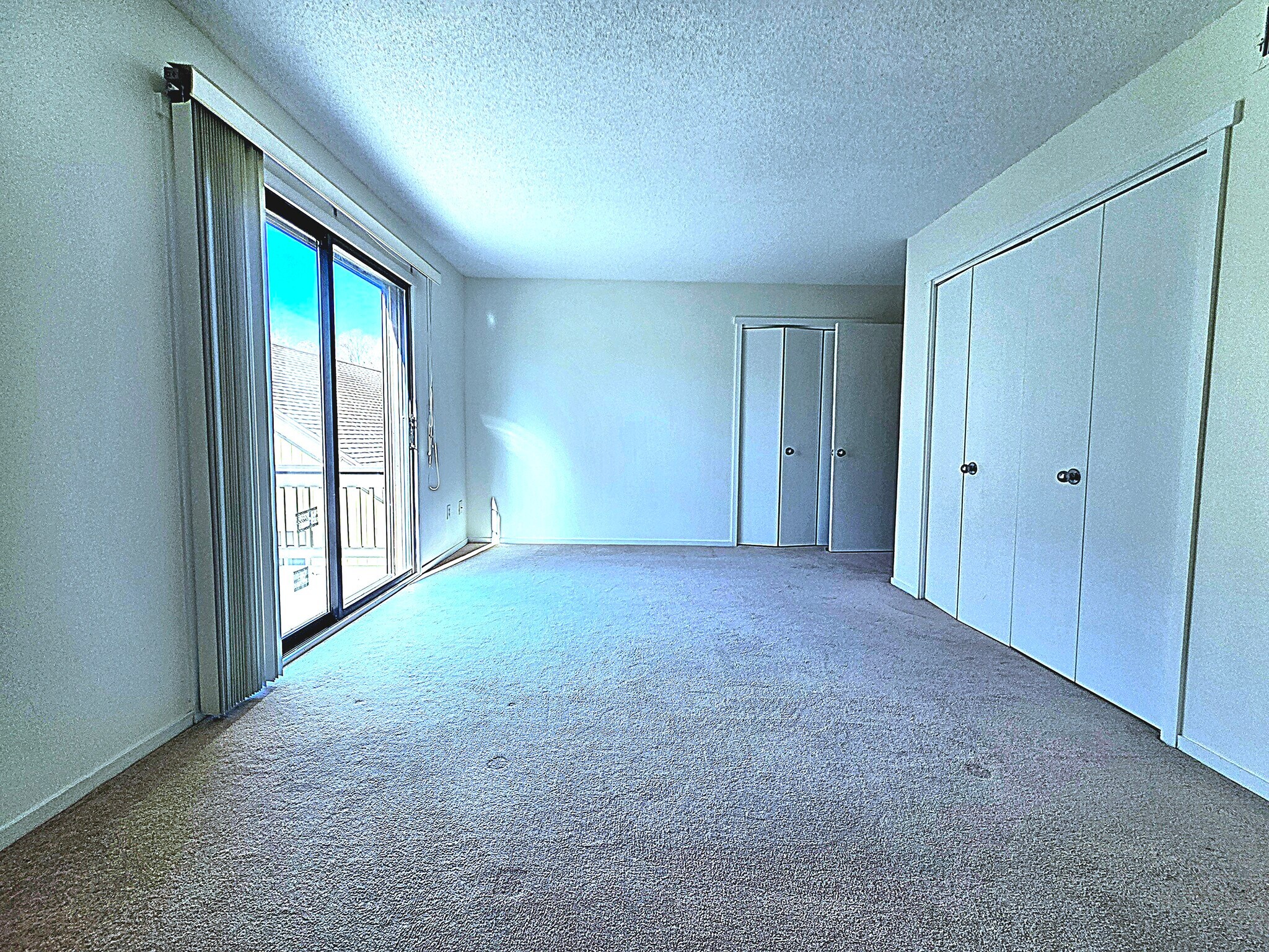 Building Photo - 563 Heritage Vlg