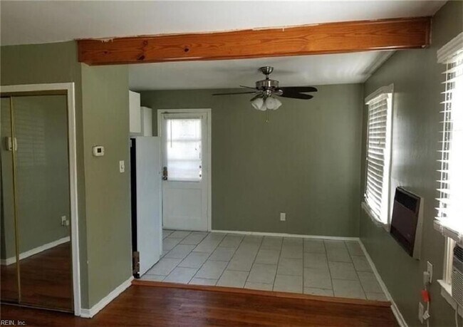 Building Photo - 7108 Chryslon Ln