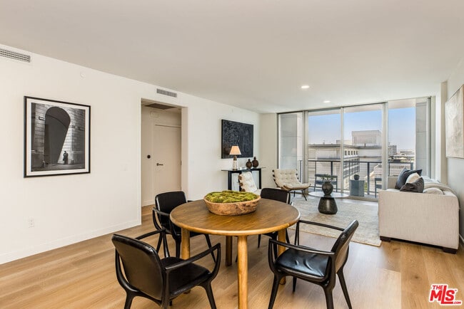 Building Photo - 8500 Burton Wy