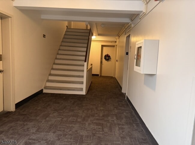 Building Photo - 3021 Edwin Ave