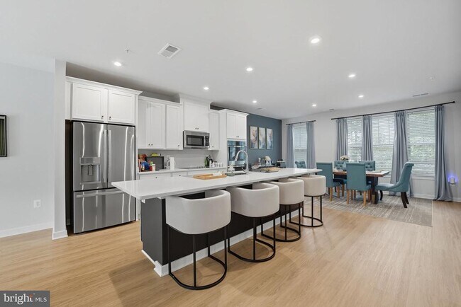 Building Photo - 709 Thomas Ln