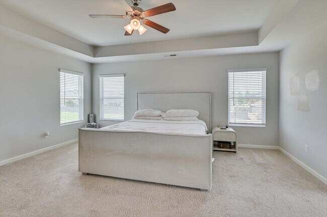 Building Photo - 262 Tahoe Drive