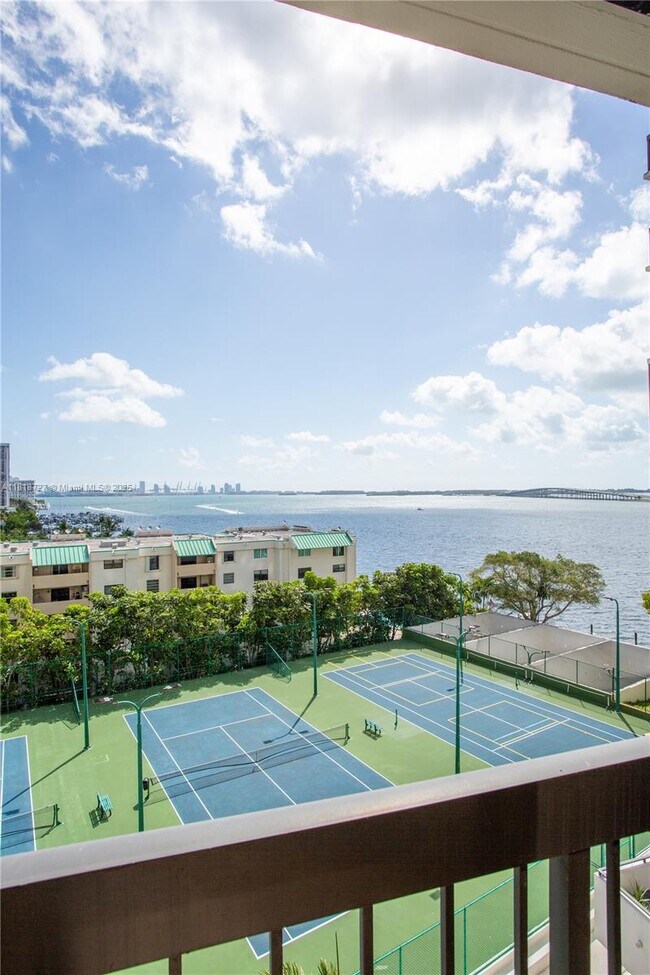 Building Photo - 2333 Brickell Ave