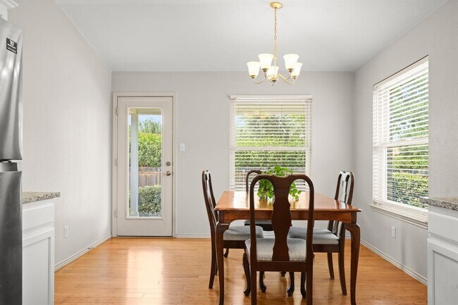 Building Photo - 1511 Nettie Dr
