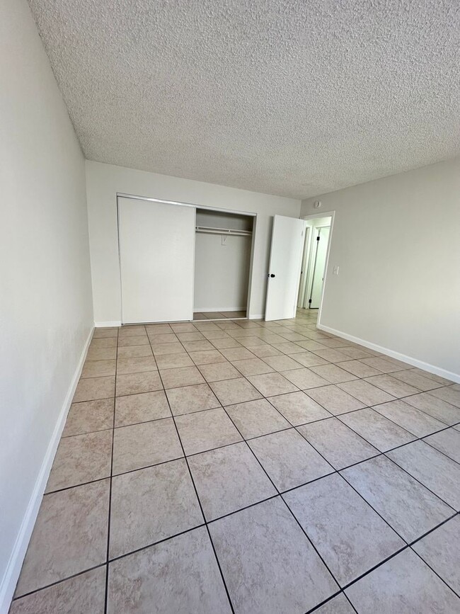 Building Photo - BEAUTIFUL 2 BD/1 BATH UNIT FOR RENT!
