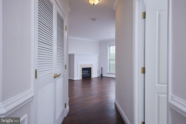 Building Photo - 300 King Farm Blvd
