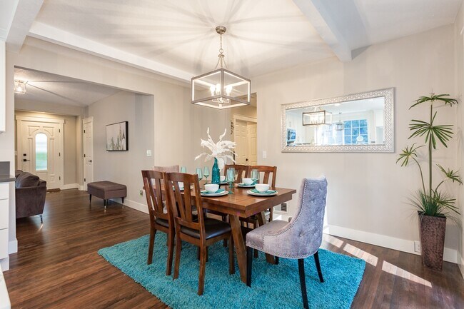 Building Photo - Gorgeous Lake Oswego Remodeled Cottage