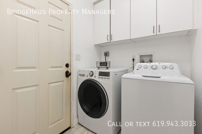 Building Photo - 10252 Oak Spur Way