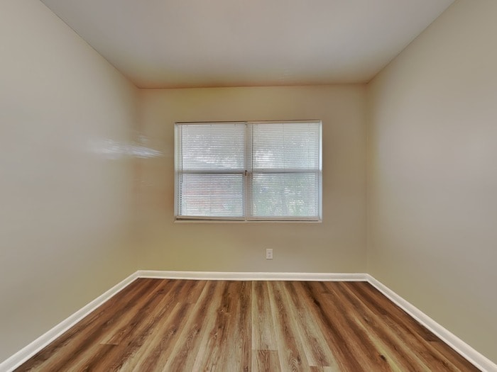 Building Photo - 10927 Regency Dr