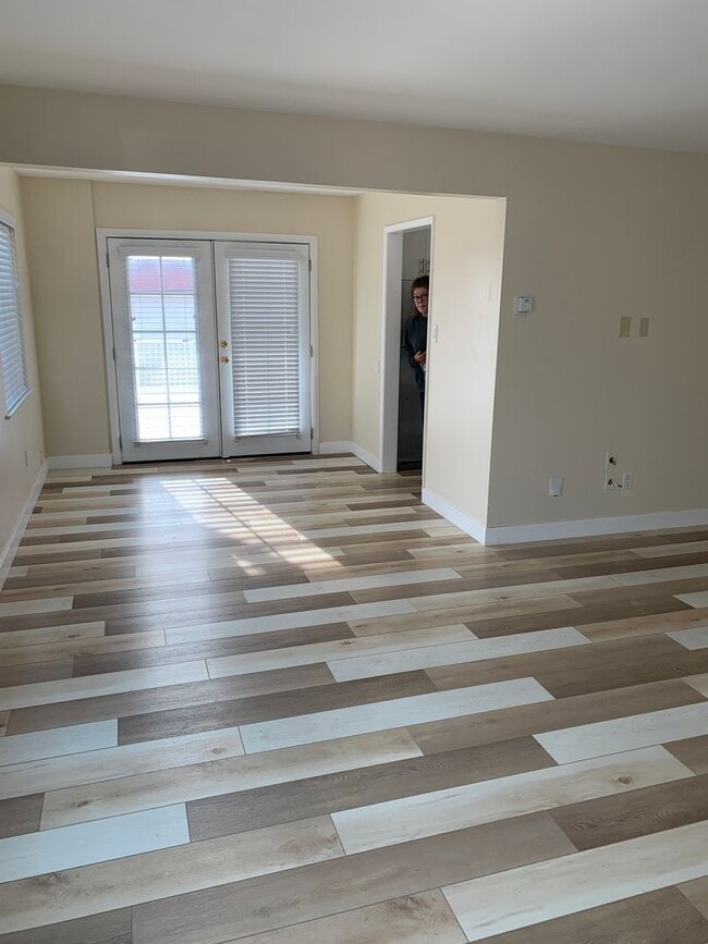 Building Photo - 233 S Horne St