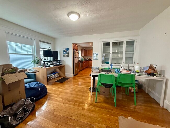 Building Photo - 253 Brown St