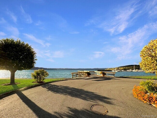 Building Photo - 2003 Half Moon Bay Dr