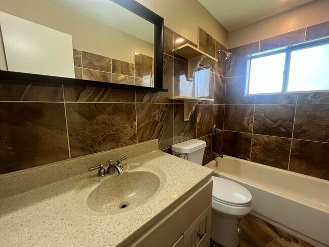 Building Photo - 10152 Bergen Ct