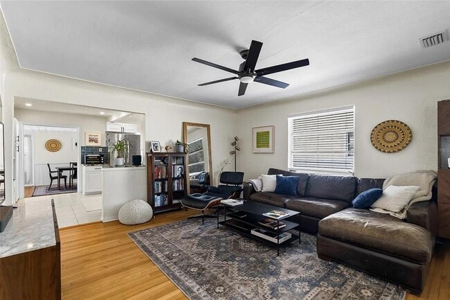 Building Photo - 4628 Dr M.L.K. Jr St N