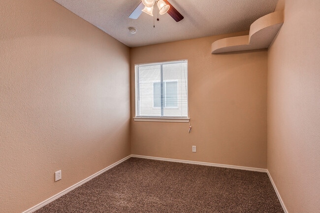 Building Photo - Home for Rent!