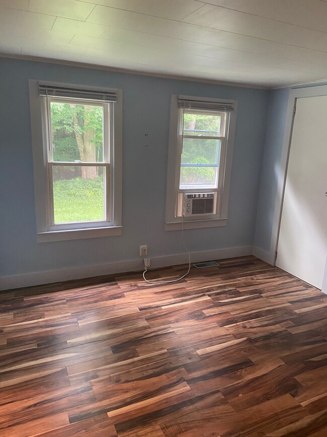 First floor bedroom - 696 S Wardsboro Rd