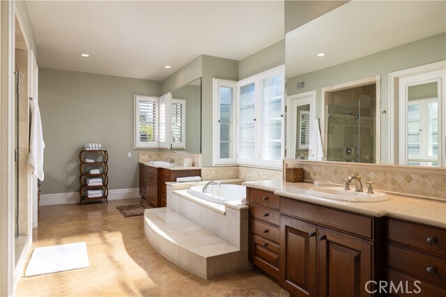 Building Photo - 23 Gleneagles Dr