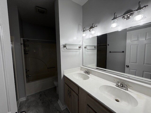Master bath - 2209 Sweetwater Blvd