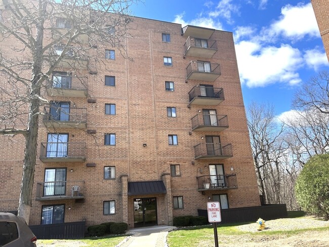 Primary Photo - 6040 Lake Bluff Dr