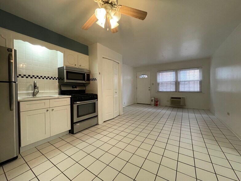 Building Photo - 2132 N Harlem Ave