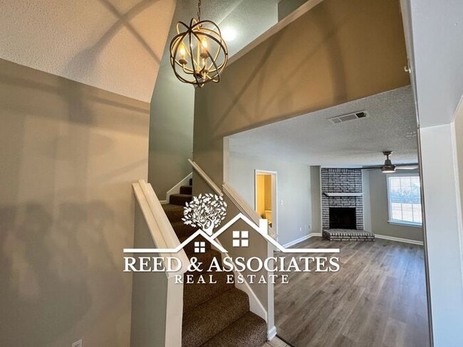 Building Photo - 3 Bedroom + Bonus in Collierville!