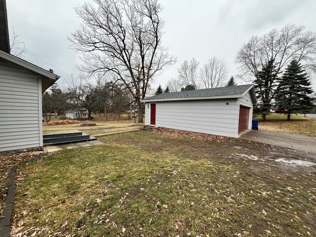 Building Photo - 1017 2nd St