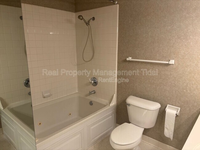 Building Photo - 924 Ironwood Dr