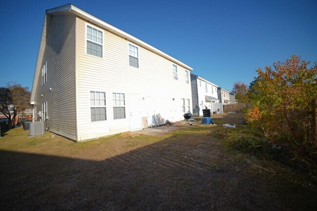 Building Photo - 3280 Sugar Berry Way