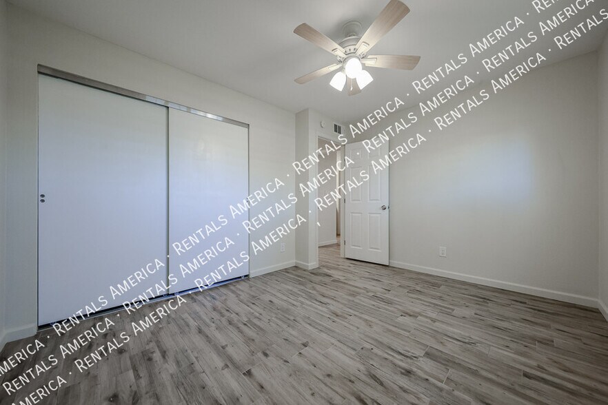 Building Photo - 5525 E Thomas Rd
