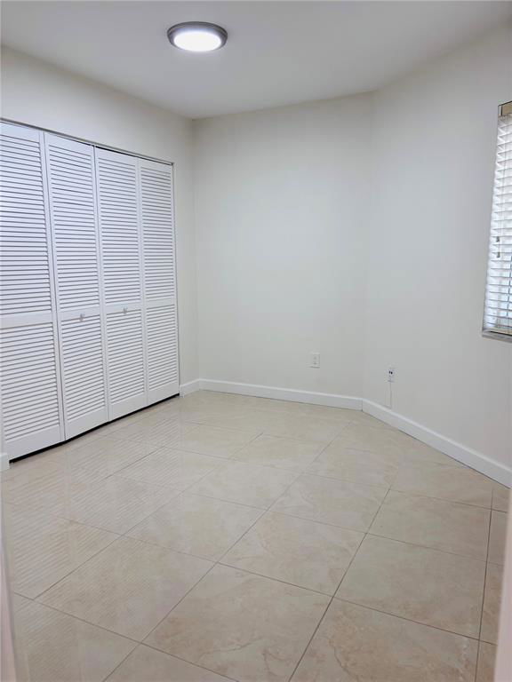 Building Photo - 942 NW 92nd Terrace
