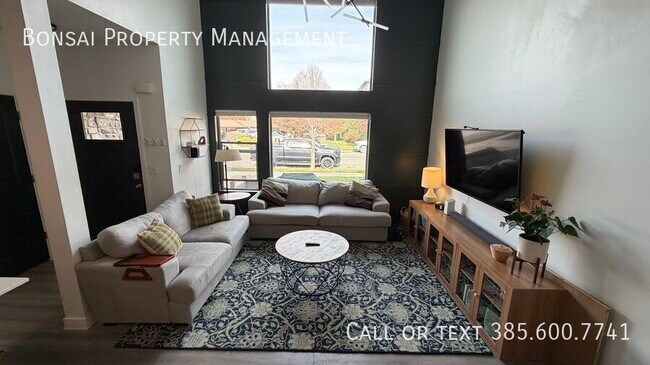 Building Photo - 860 San Savino Way