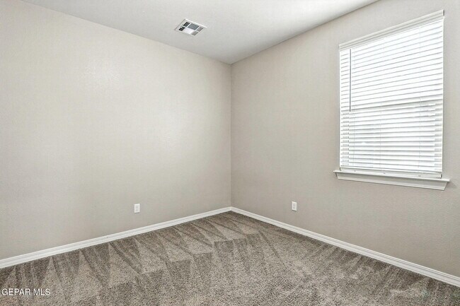 Building Photo - 12360 Desert Path Ct