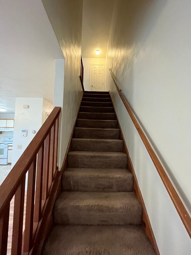 Building Photo - Rutherford 3 Bedroom 3 Bath with Den Town House