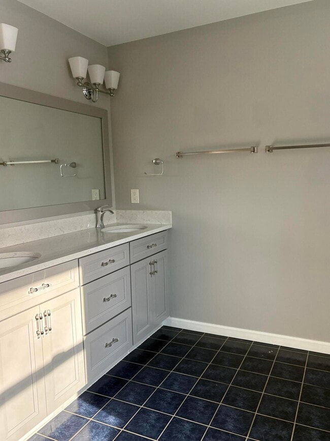 Building Photo - 1280 Waterways Dr