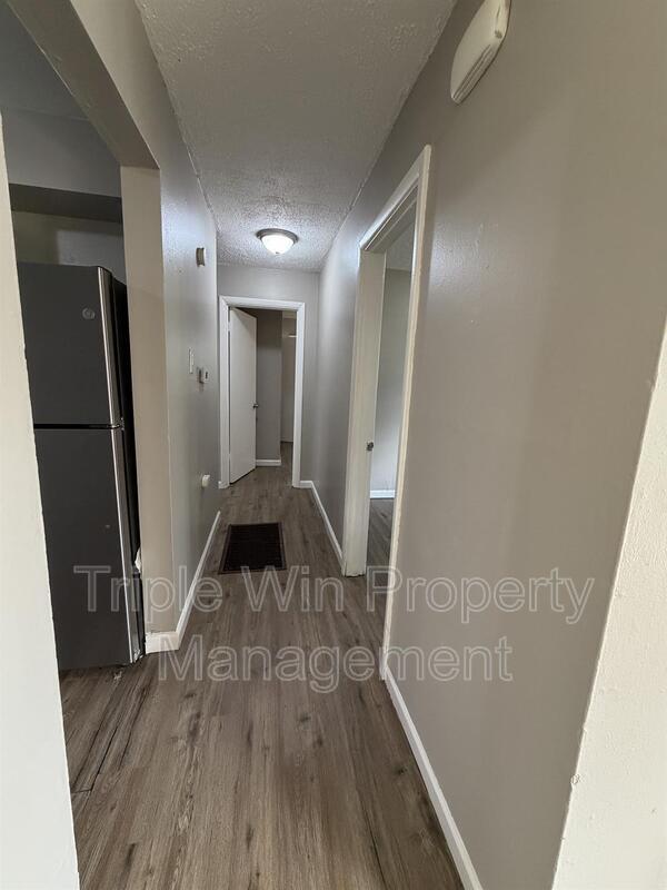 Building Photo - 1113 Highmont Dr
