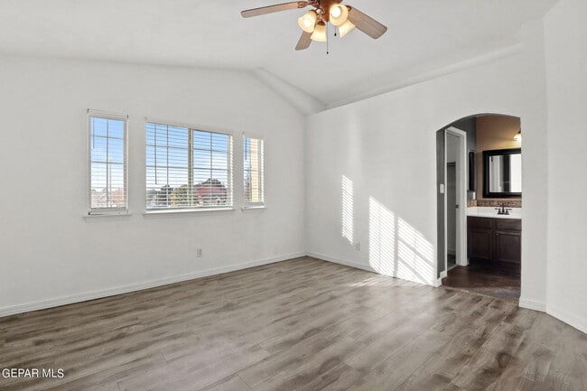 Building Photo - 636 Paseo Hermoso Dr