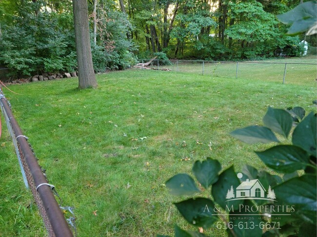 Building Photo - 5809 Christie Ave SE